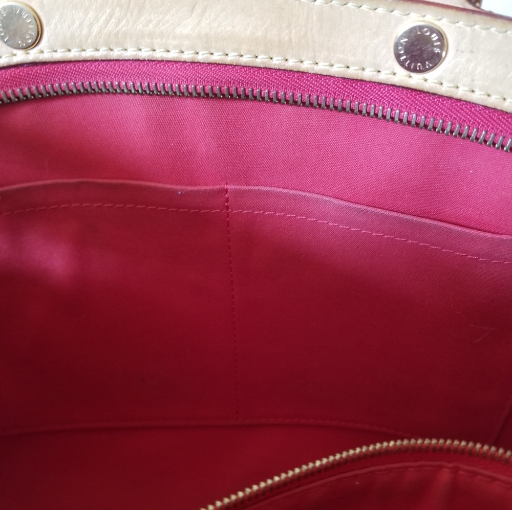 Auth Louis Vuitton Vernis Brea Mm Bag - Picture 9 of 16